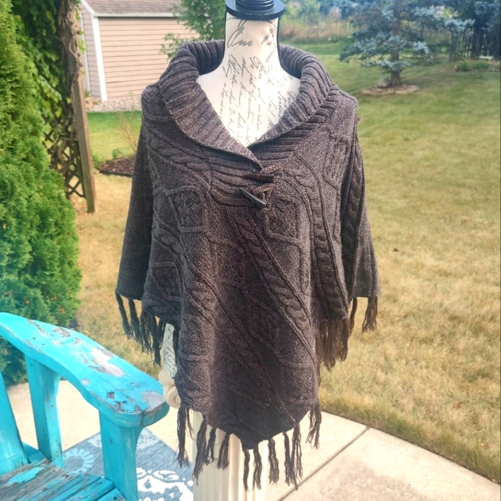 Olivia Sky M/L Brown sweater Poncho with Fringe!
